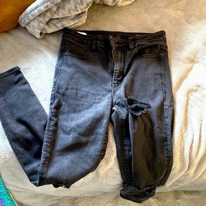 black american eagle skinny, high waisted jeans.